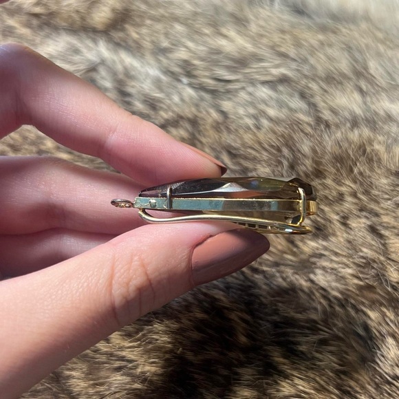 Gorgeous Smokey quartz carved pagoda intaglio pendant - Picture 5 of 5